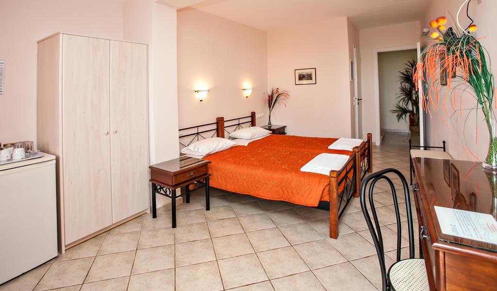 Hotel Arxontiko Tínos Esterno foto