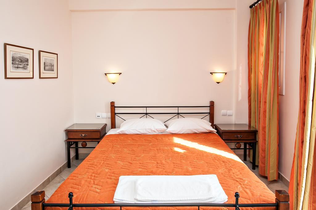 Hotel Arxontiko Tínos Esterno foto